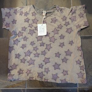 NWT Magazine Pearl Little Star Applique Tee - Evangaline